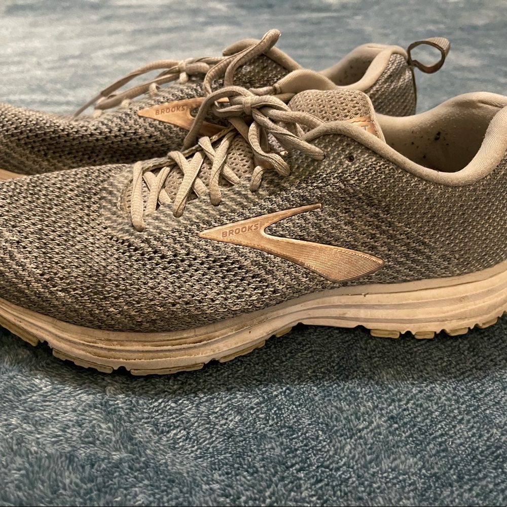 BROOKS RUNNING SHOES - Picture 2 of 3